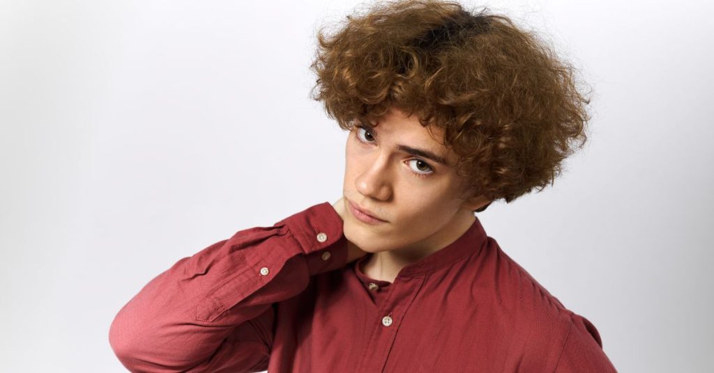 short curly hairstyles for men