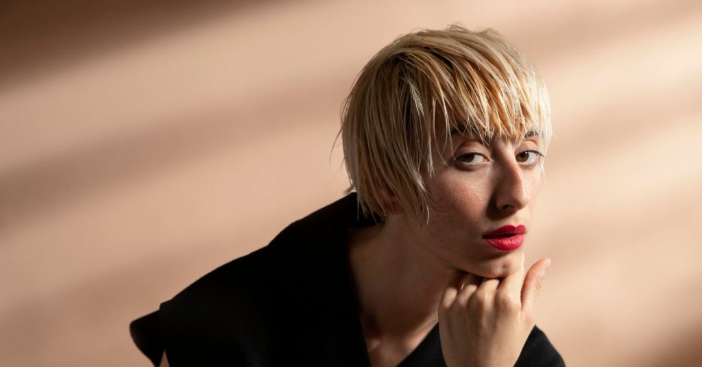 short layered haircuts for volume