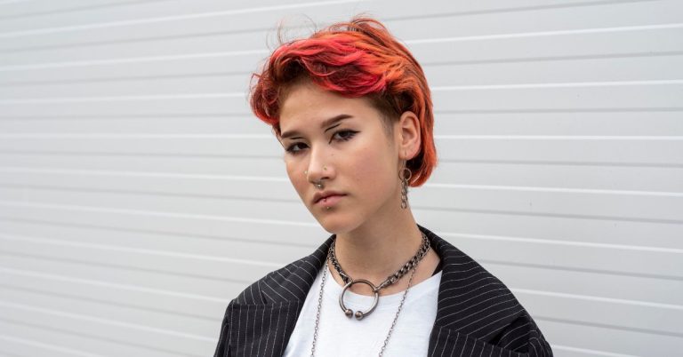short layered haircuts for volume